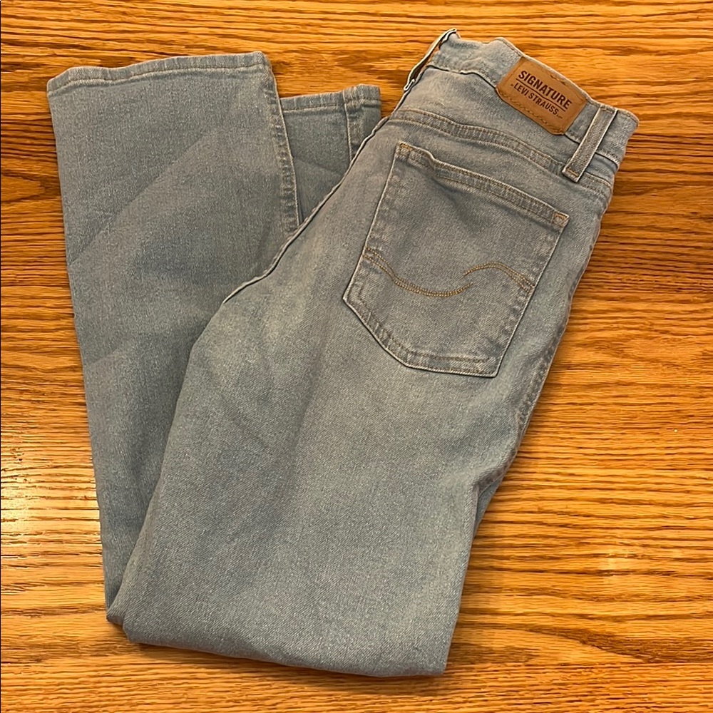 COPY - Signature Levi Capris